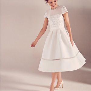 TED BAKER Frizay White Pleated Lace/Sheer Dress US Size 8 = Ted Baker Size 3